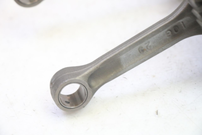 photo de ALBERO MOTORE SUZUKI BURGMAN EXECUTIVE ABS 650 (2006 - 2012) - Dettagli dei punti di fissaggio