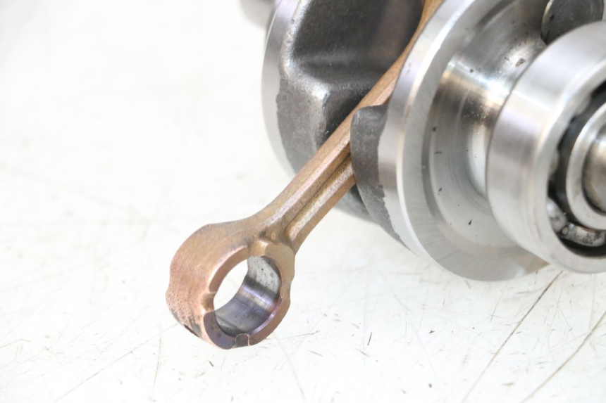 photo de ALBERO MOTORE PEUGEOT KISBEE 2T 50 (2010 - 2017) - Marcature e riferimenti originali