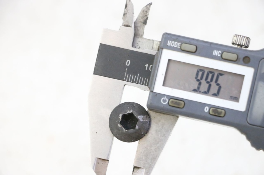 photo de BULLONE DEL DISCO DEL FRENO SUZUKI BURGMAN 125 (2007 - 2014)