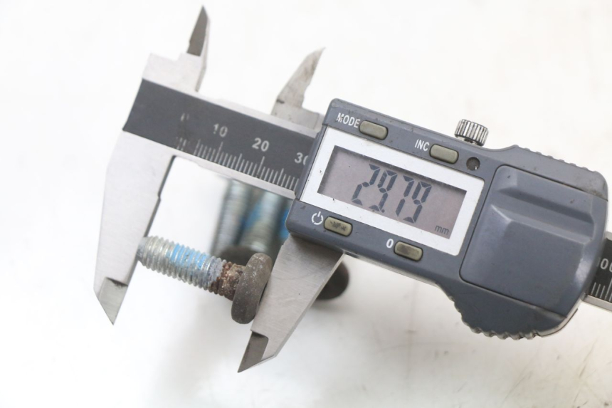 photo de VIS DISCO DEL FRENO YAMAHA CYGNUS X 125 (2004 - 2007)