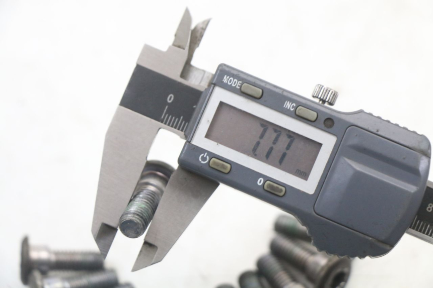 photo de BULLONE DEL DISCO DEL FRENO HONDA CBR F 1000 (1993 - 1996) - Altra angolazione