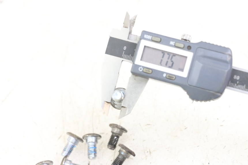 photo de BULLONE DEL DISCO DEL FRENO MASAI XL 50 (2012 - 2019)