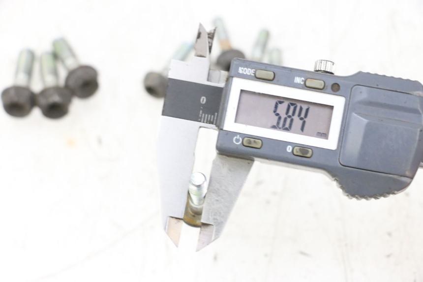 photo de BULLONE DEL DISCO DEL FRENO HONDA NSR R 125 (1994 - 2003) - Zoom sullo stato d'uso