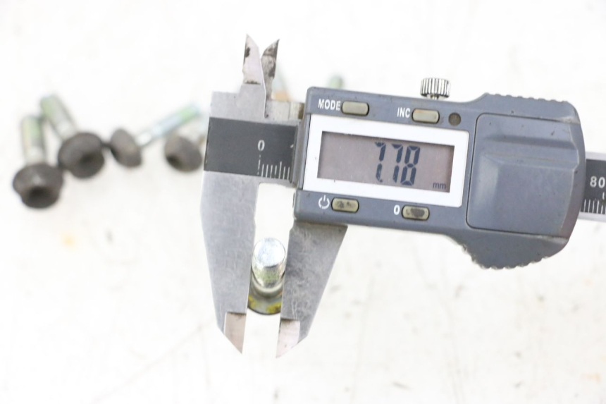 photo de BULLONE DEL DISCO DEL FRENO HONDA NSR R 125 (1994 - 2003) - Altra angolazione