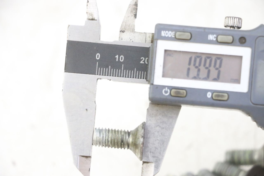 photo de BULLONE DEL DISCO DEL FRENO PEUGEOT SPEEDFIGHT 2 LC 50 (2000 - 2009)