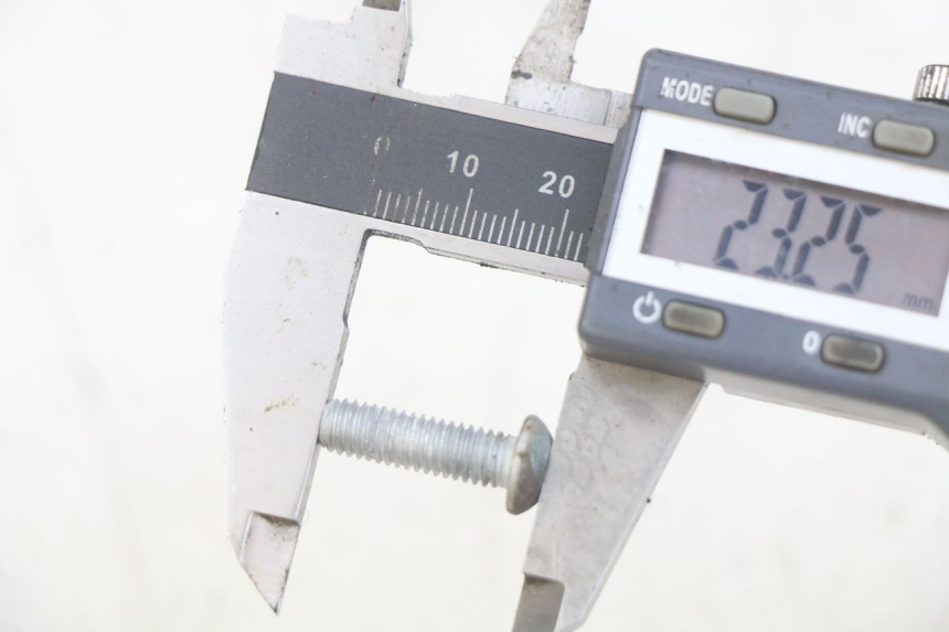 photo de VIS DISCO DEL FRENO PIAGGIO X8 125 (2004 - 2007)